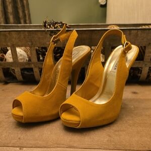 Steve Madden Mustard Peep-Toe Slingback Heels